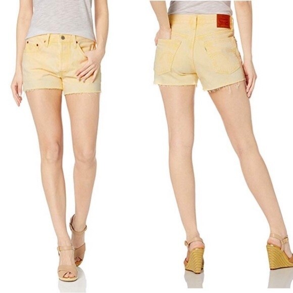 NWT Levi's 501 Yellow Jean Shorts Size 29 Button Fly Cut Off Denim‎ Raw Hem - Picture 1 of 8